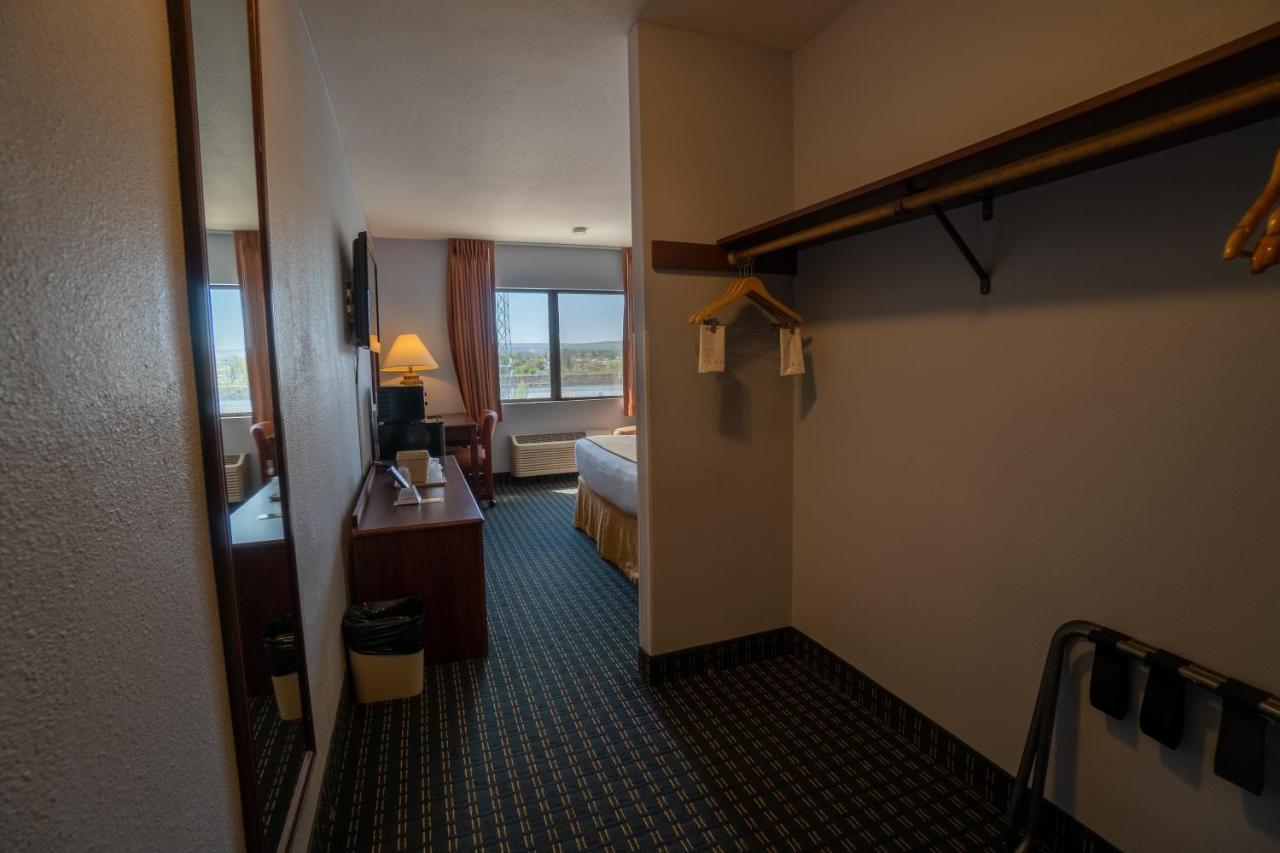 Clover Island Inn Kennewick Dış mekan fotoğraf
