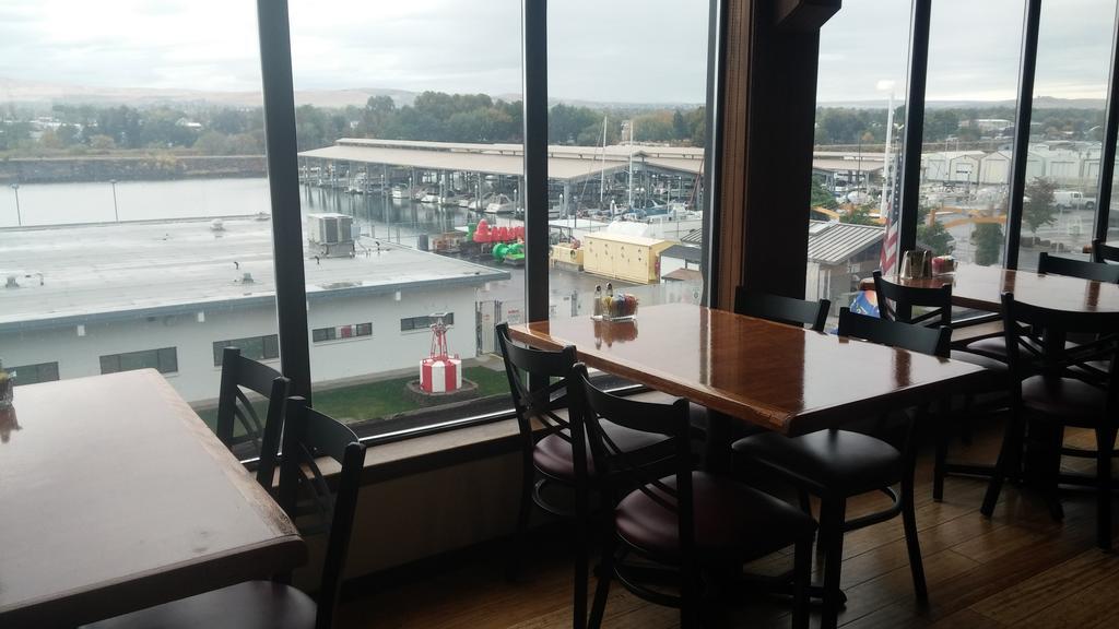 Clover Island Inn Kennewick Dış mekan fotoğraf
