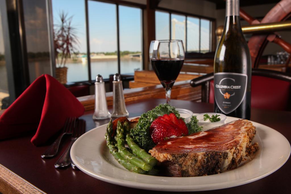 Clover Island Inn Kennewick Dış mekan fotoğraf